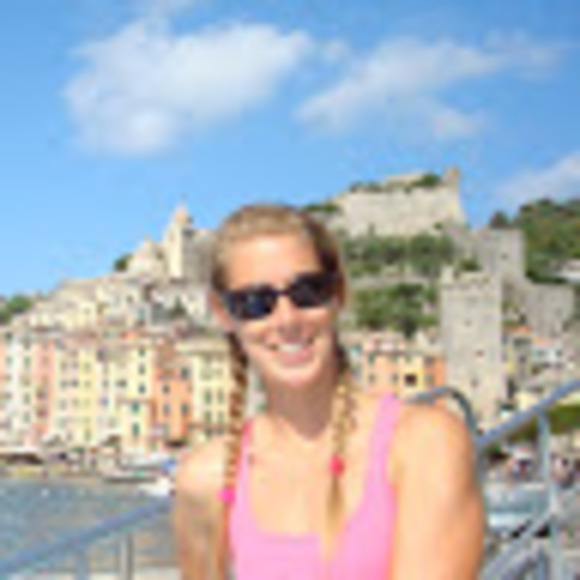 Meet your Posher, Audrey - Picture 1 of 1